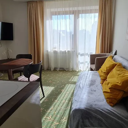 Apartamentai Per 2 Aukstus Prie Juros Klaipedoje Apartament